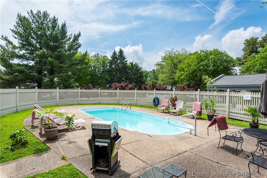 2900 Middle Road, Unit 8 Jeffersonville, IN 47130 - Photo 18 of 22