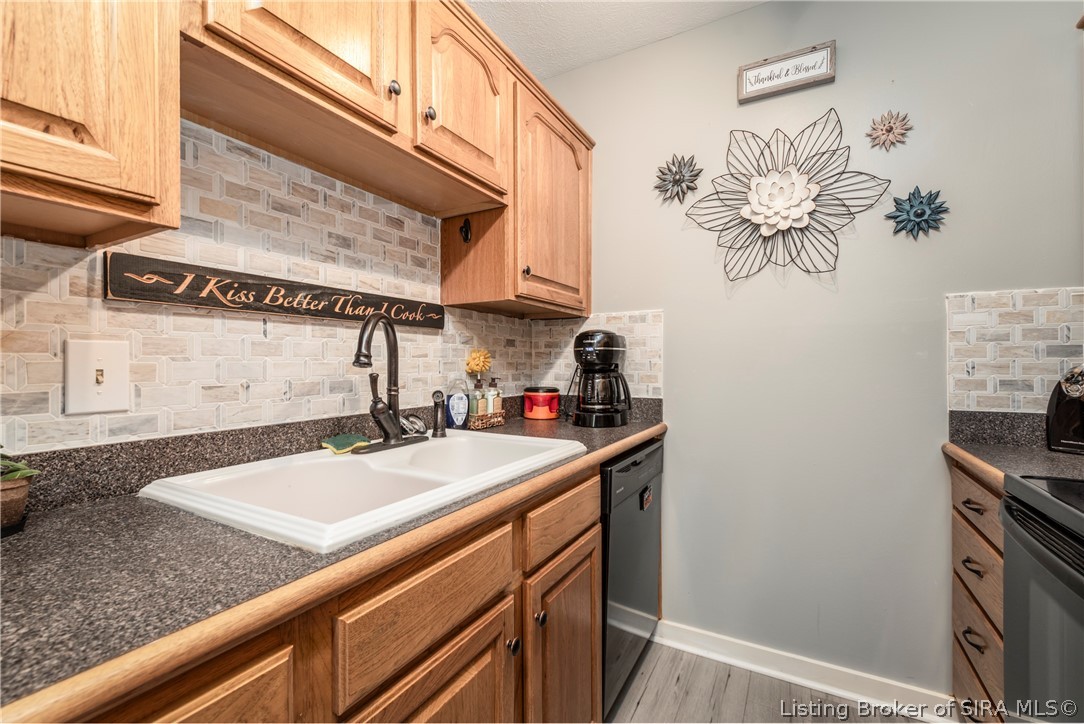 2900 Middle Road, Unit 8 Jeffersonville, IN 47130 - Photo 9 of 22