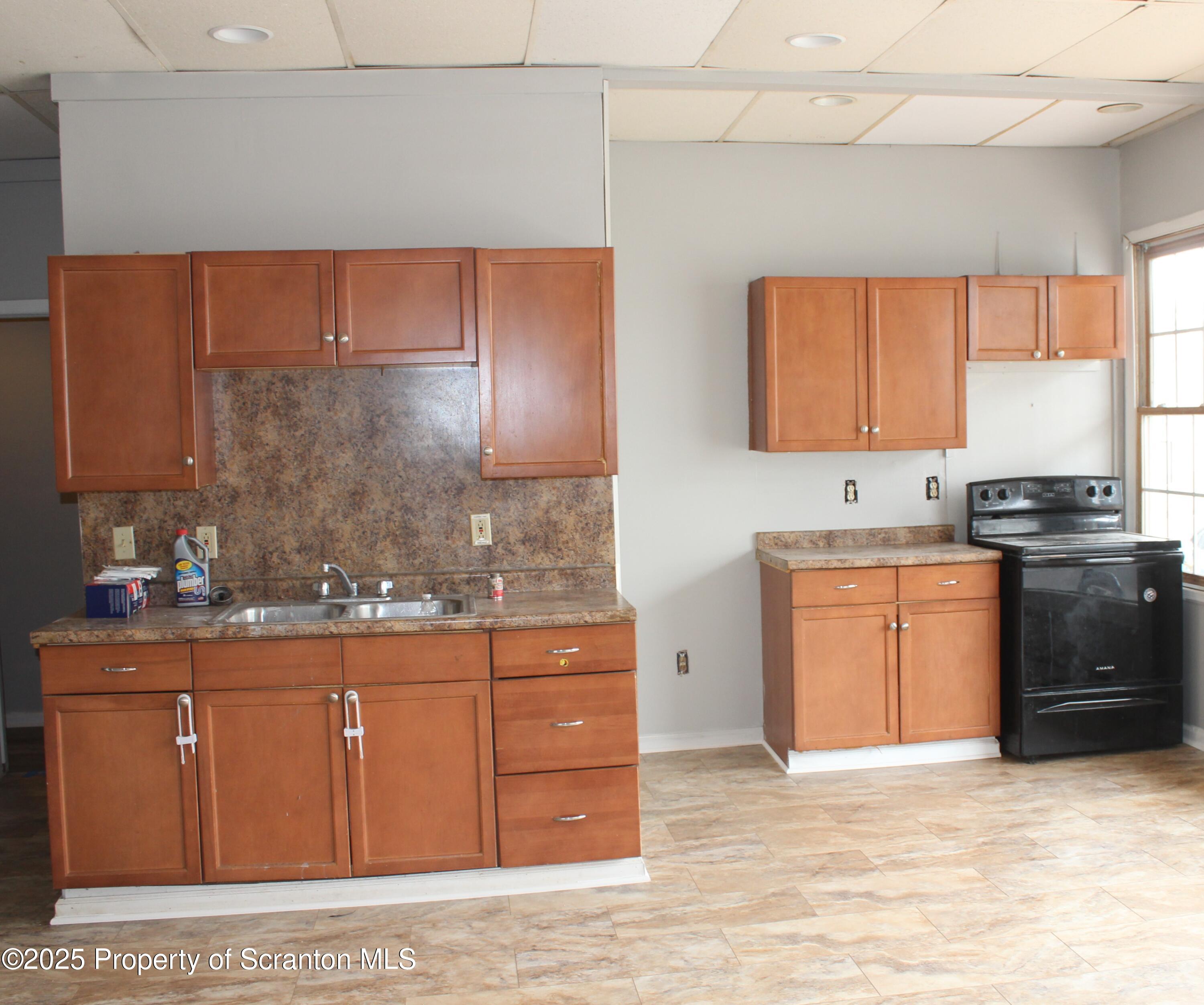 139 South Street, Unit 7 Waymart, PA 18472 - Photo 4 of 16 Kitchen