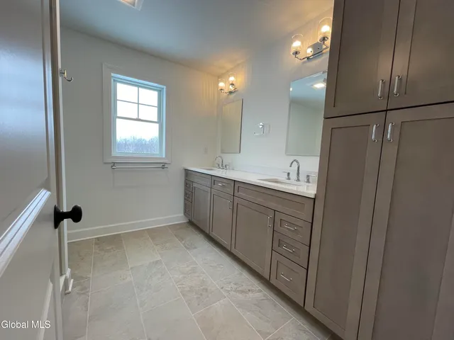 $729,900 | 23 Gronczniak Road, Stillwater, NY 12170