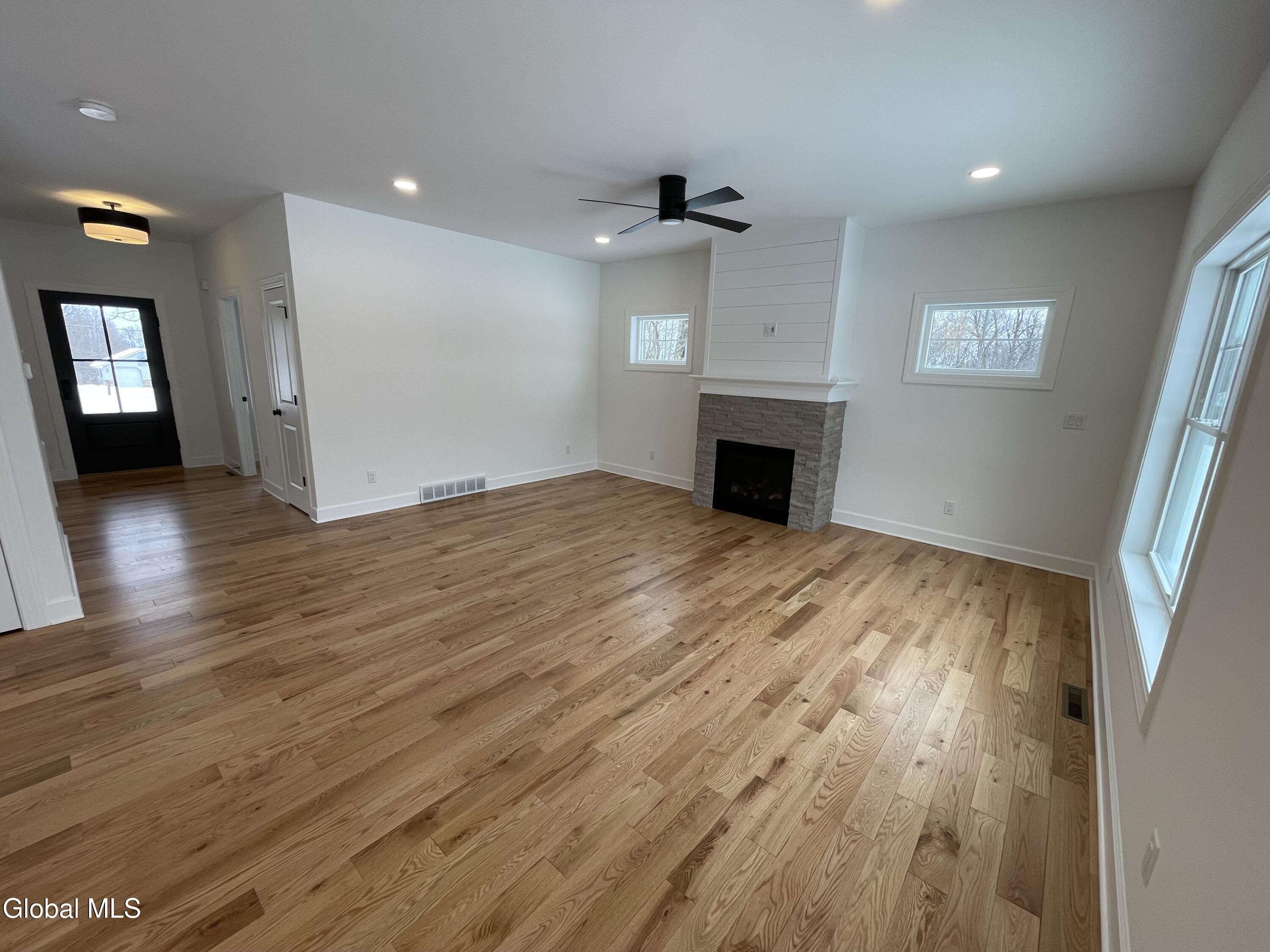 23 Gronczniak Road Stillwater, NY 12170 - Photo 6 of 29 IMG_0312