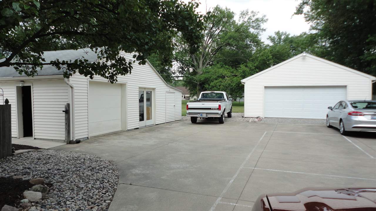 4856 Reed Road Fort Wayne, IN 46835 - Photo 4 of 31 Gallery Image 4