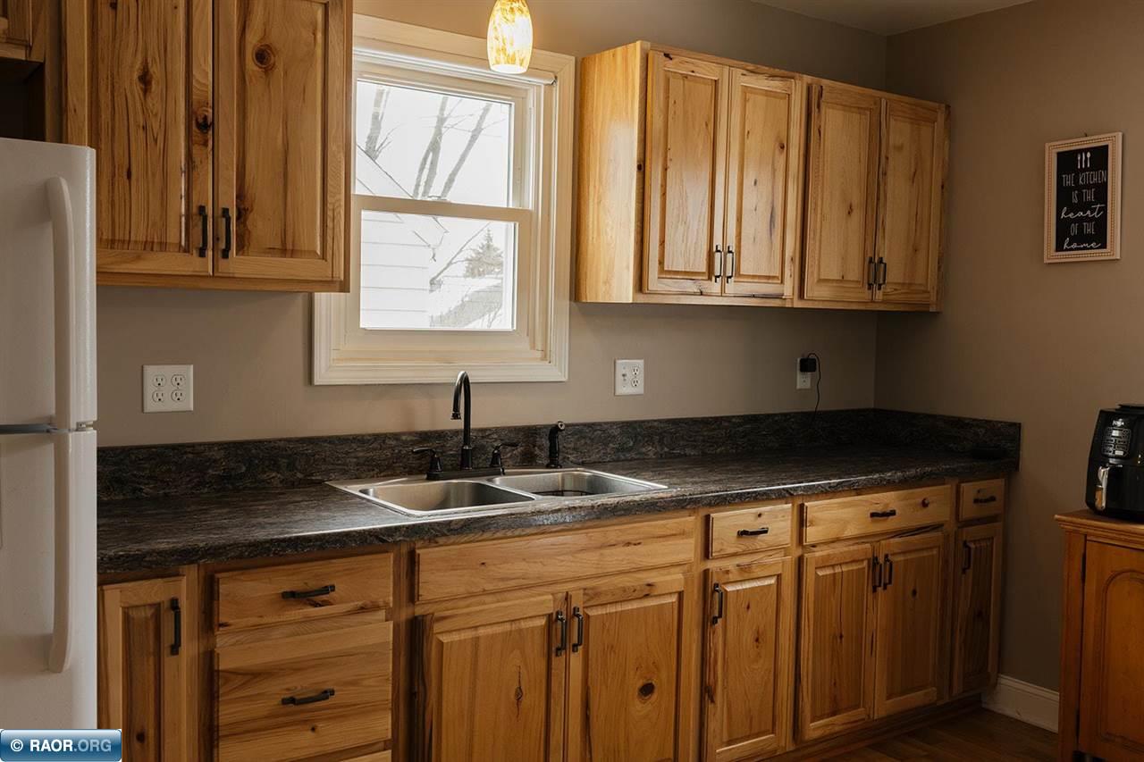 1125 Minnesota Street Hibbing, MN 55746 - Photo 9 of 40