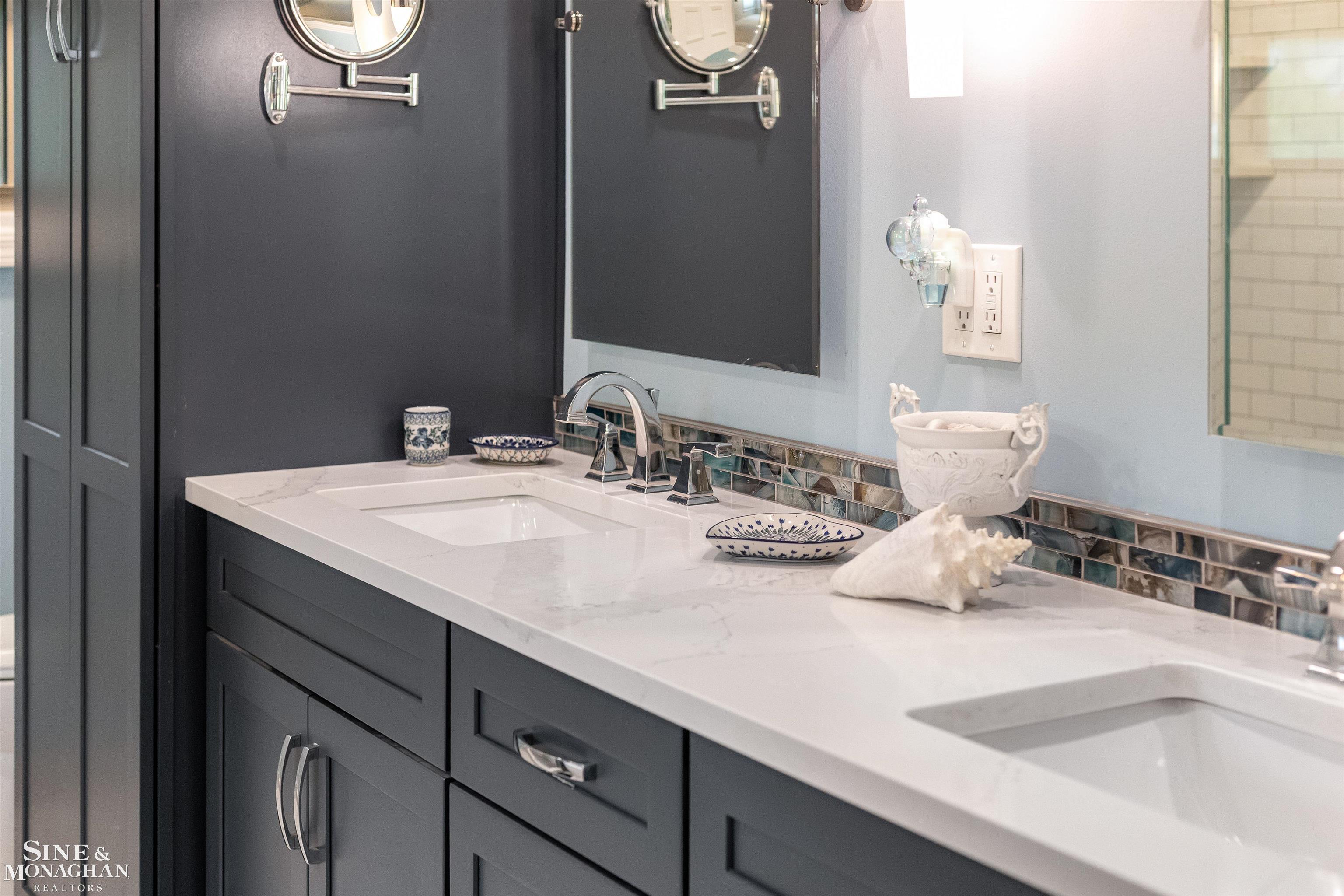 725 Fisher Road Grosse Pointe, MI 48230 - Photo 31 of 63 Double Vanity