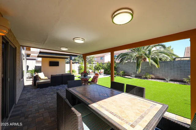 a view of a livingroom with furniture