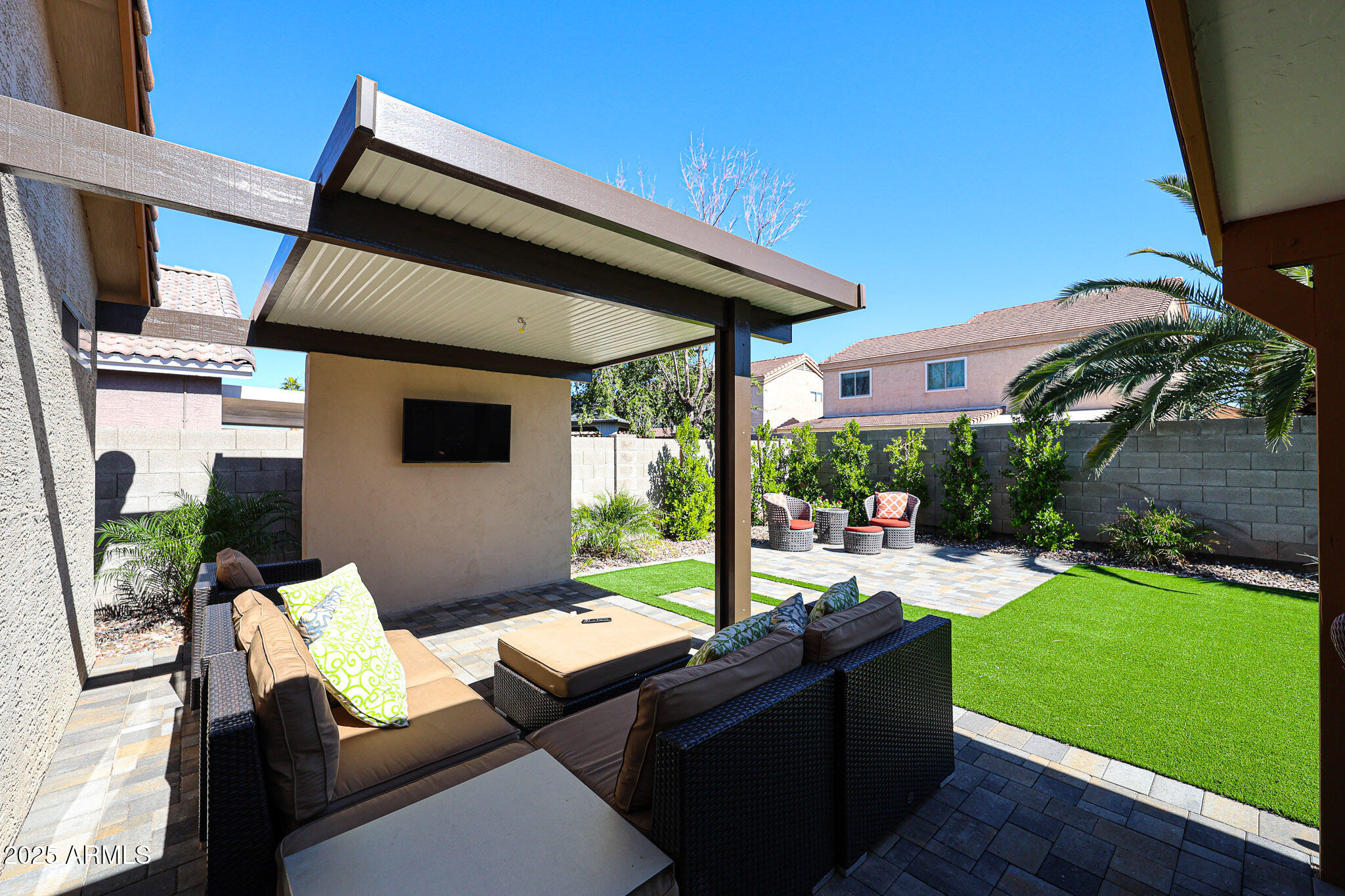 20007 North 20th Way Phoenix, AZ 85024 - Photo 27 of 30 a view of an outdoor sitting space