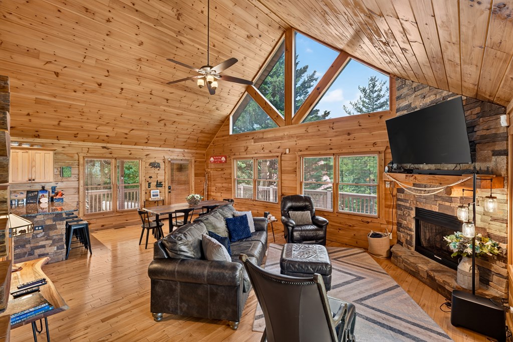 573 Weaver Creek Way Blue Ridge, GA 30513 - Photo 8 of 27