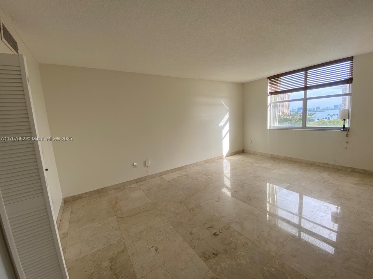 11111 Biscayne Boulevard, Unit 8F Miami, FL 33181 - Photo 16 of 18