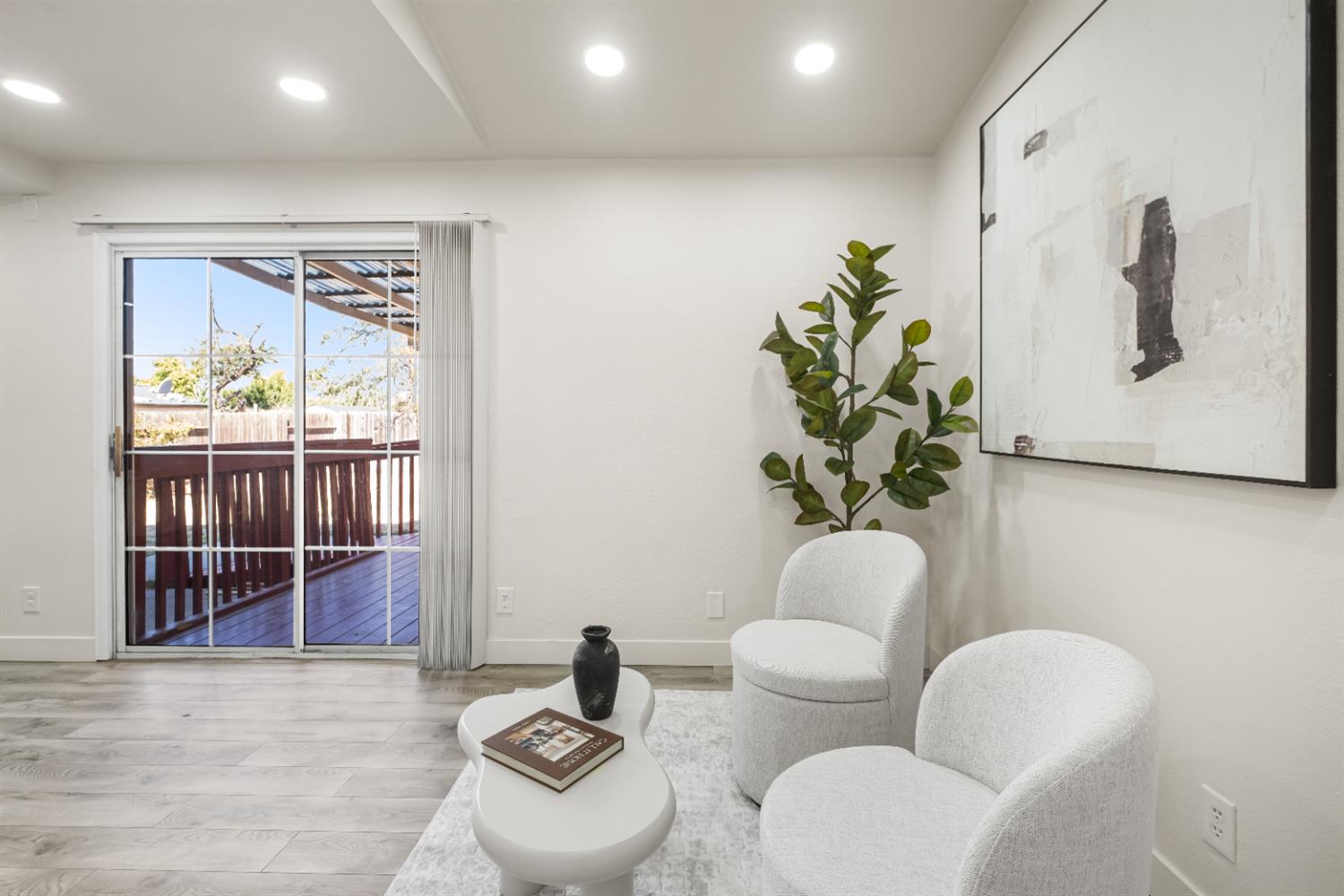 7413 Skander Way Sacramento, CA 95828 - Photo 11 of 70