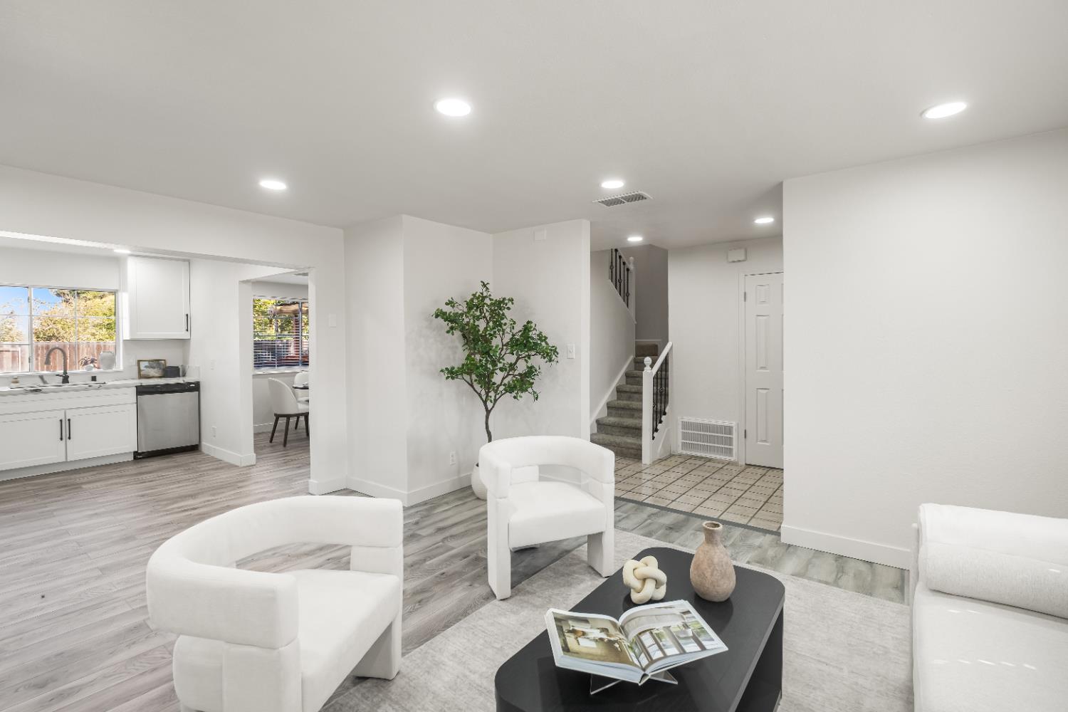 7413 Skander Way Sacramento, CA 95828 - Photo 2 of 70