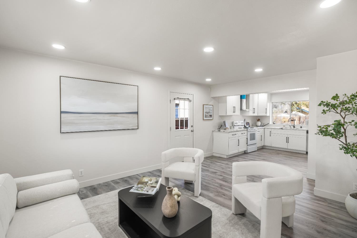 7413 Skander Way Sacramento, CA 95828 - Photo 23 of 70