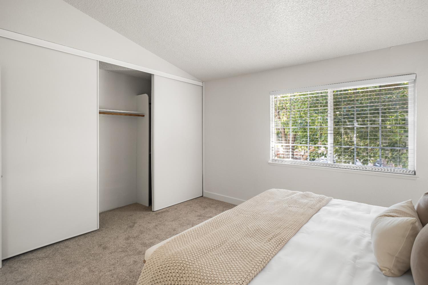 7413 Skander Way Sacramento, CA 95828 - Photo 33 of 70