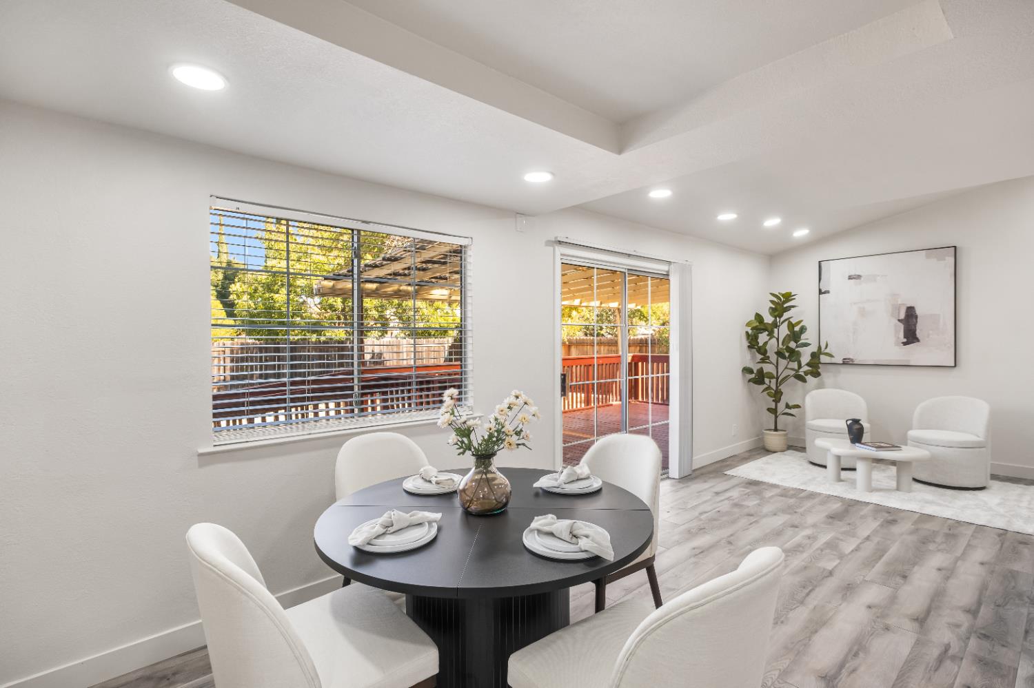 7413 Skander Way Sacramento, CA 95828 - Photo 8 of 70