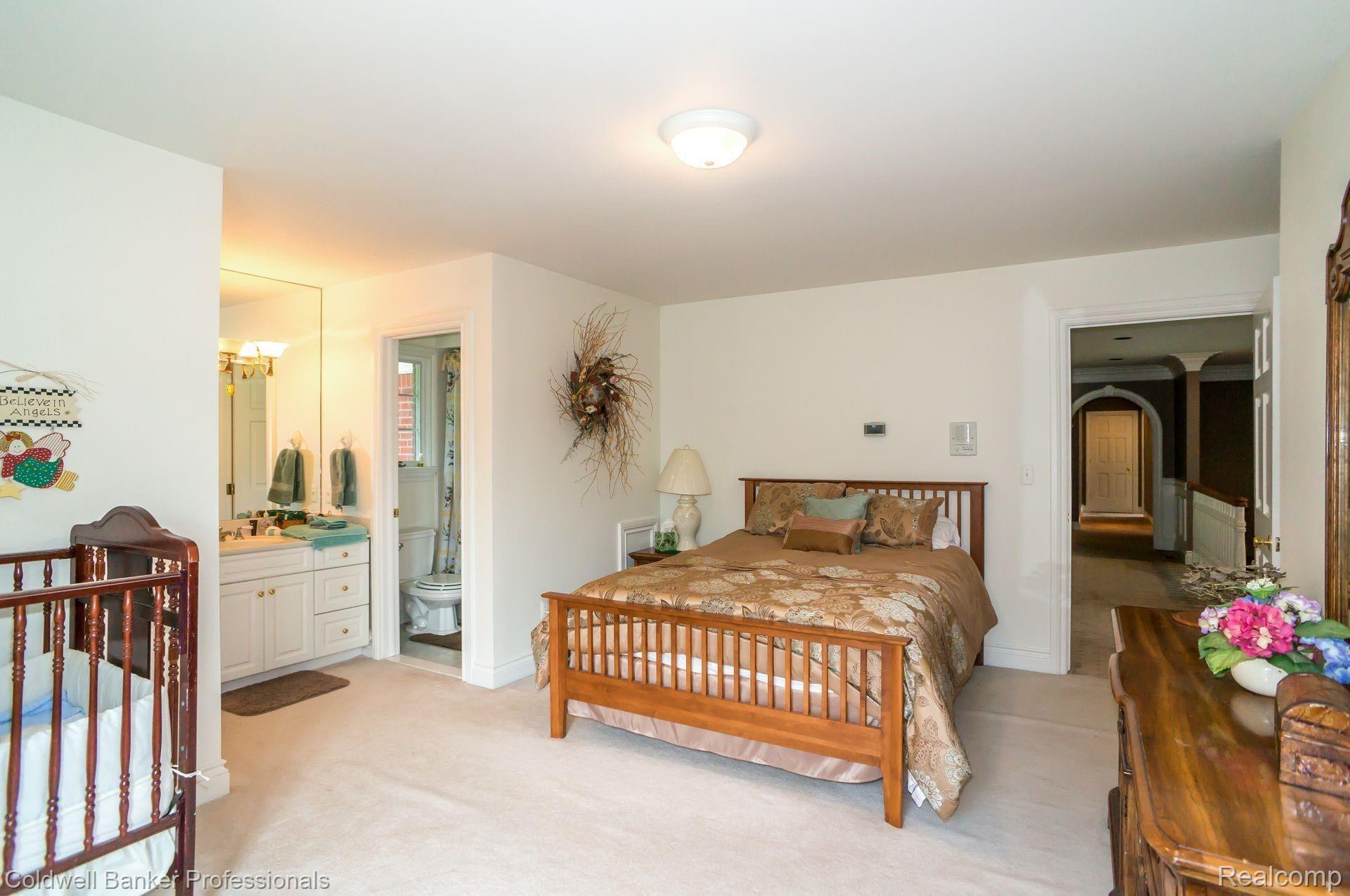 3564 Walnut Brook Drive Rochester, MI 48309 - Photo 34 of 47 30.jpg