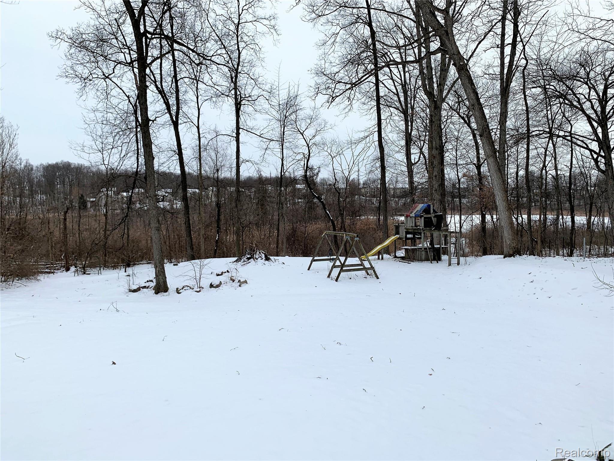 3532 Golf Club Road Howell, MI 48843 - Photo 28 of 30 back yard view