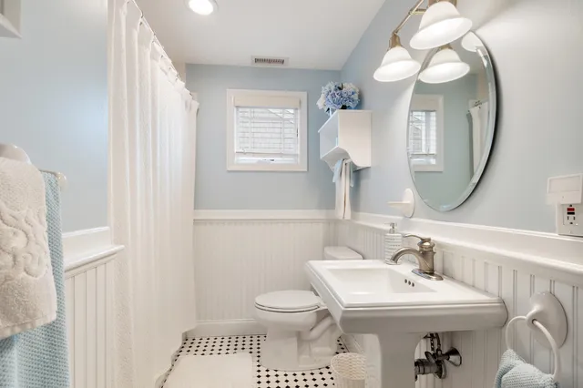 $1,749,900 | 30 Ancient Highway, Hampton, NH 03842