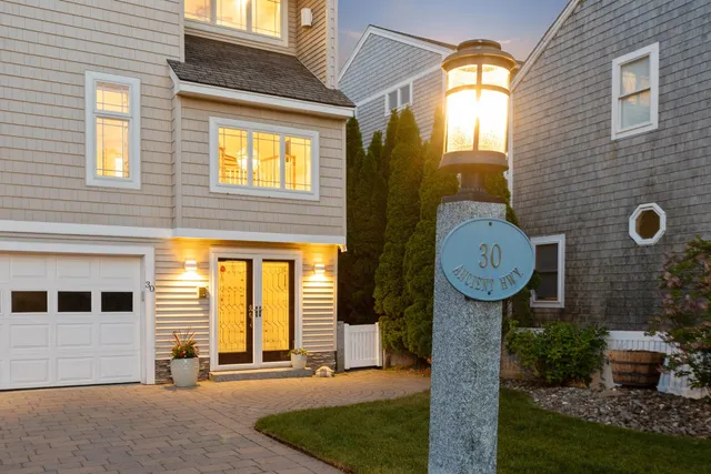 $1,749,900 | 30 Ancient Highway, Hampton, NH 03842