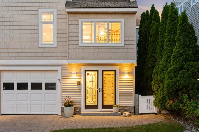 $1,749,900 | 30 Ancient Highway, Hampton, NH 03842