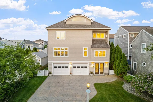 $1,749,900 | 30 Ancient Highway, Hampton, NH 03842