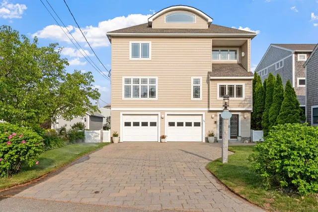 $1,749,900 | 30 Ancient Highway, Hampton, NH 03842