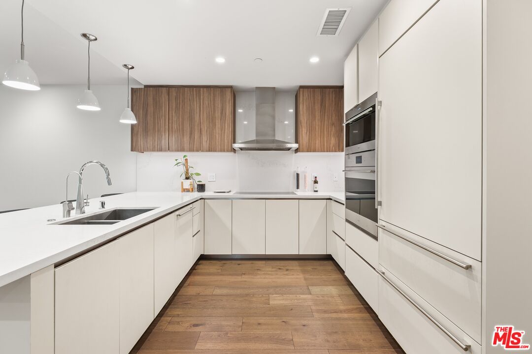 411 South Hamel Road, Unit 306 Los Angeles, CA 90048 - Photo 2 of 15