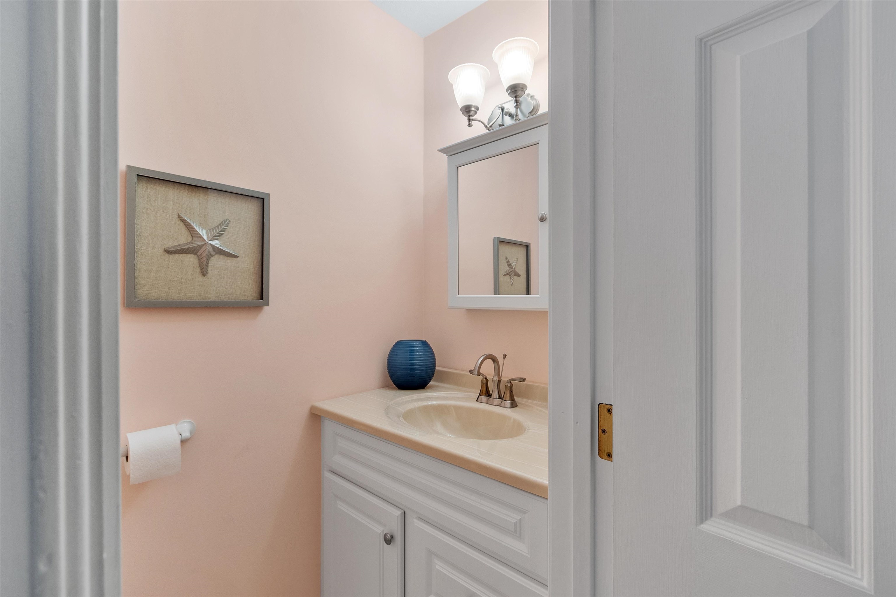 240 Franklin Street, Unit #9 Laconia, NH 03246 - Photo 16 of 29