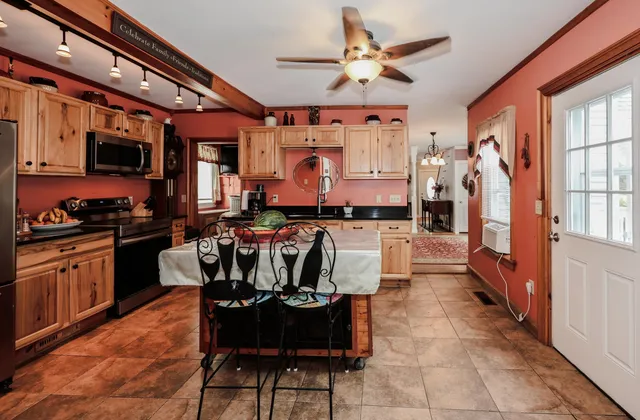 $2,400 | 90 Merrimack Street, Concord, NH 03303