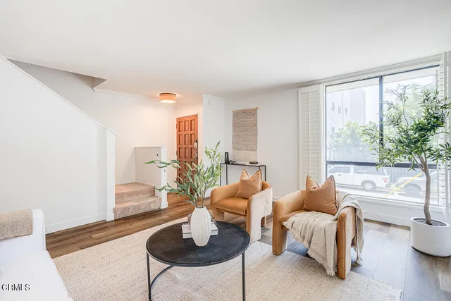 $1,049,999 | 11417 Missouri Avenue, Unit 1, Los Angeles, CA 90025