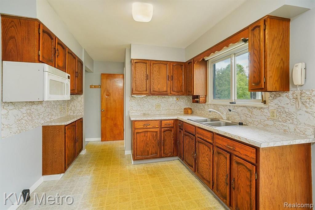 1152 West Dodge Road Clio, MI 48420 - Photo 8 of 25