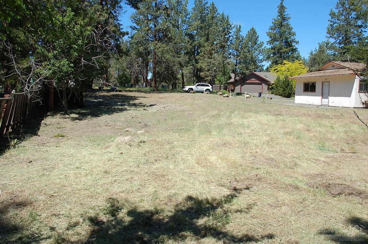 20021 Southwest Pinewood Road Bend, OR 97702 - Photo 1 of 11 Primary Photo