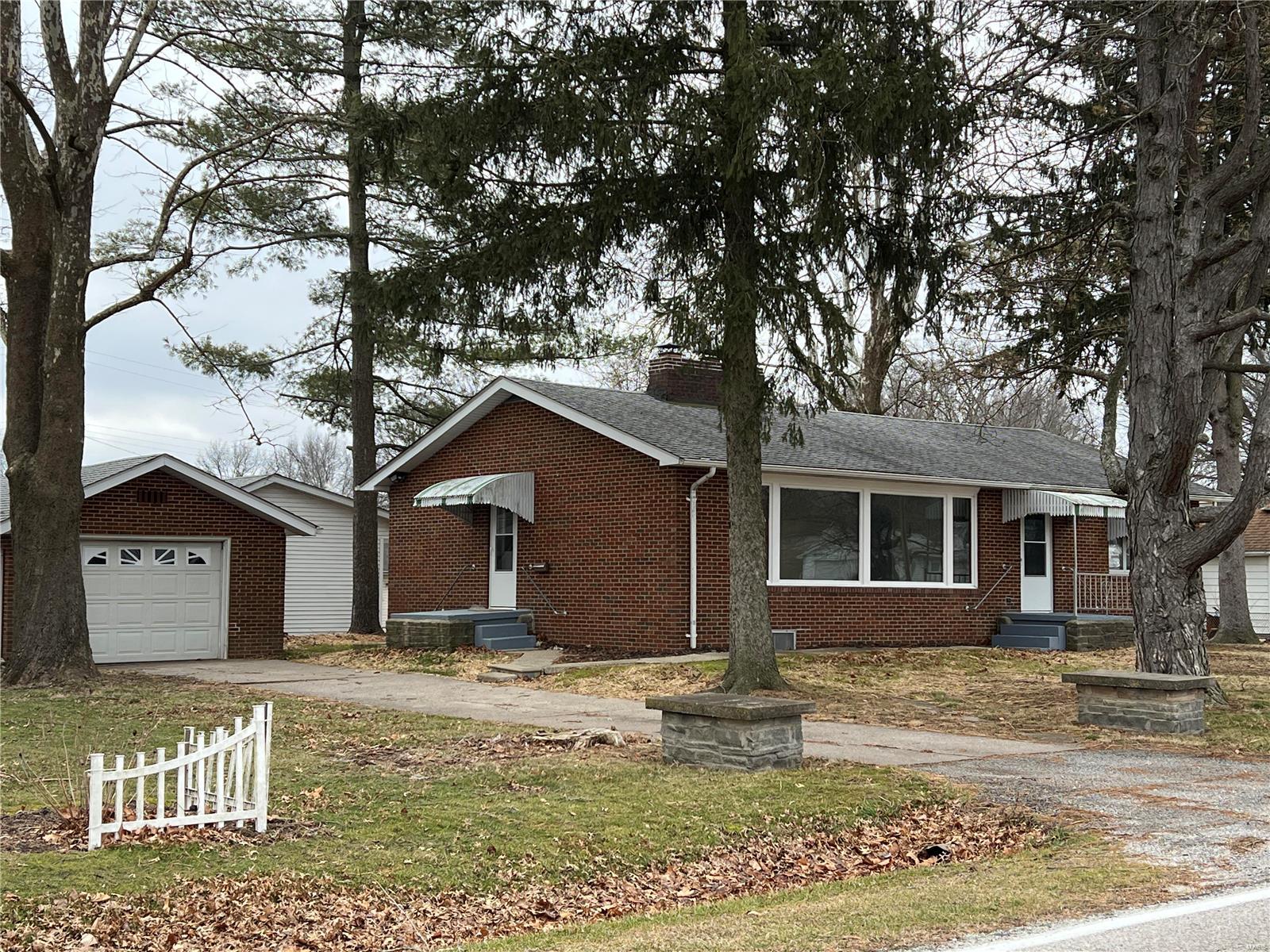 804 East Main Street Mount Olive, IL 62069 - Photo 1 of 33