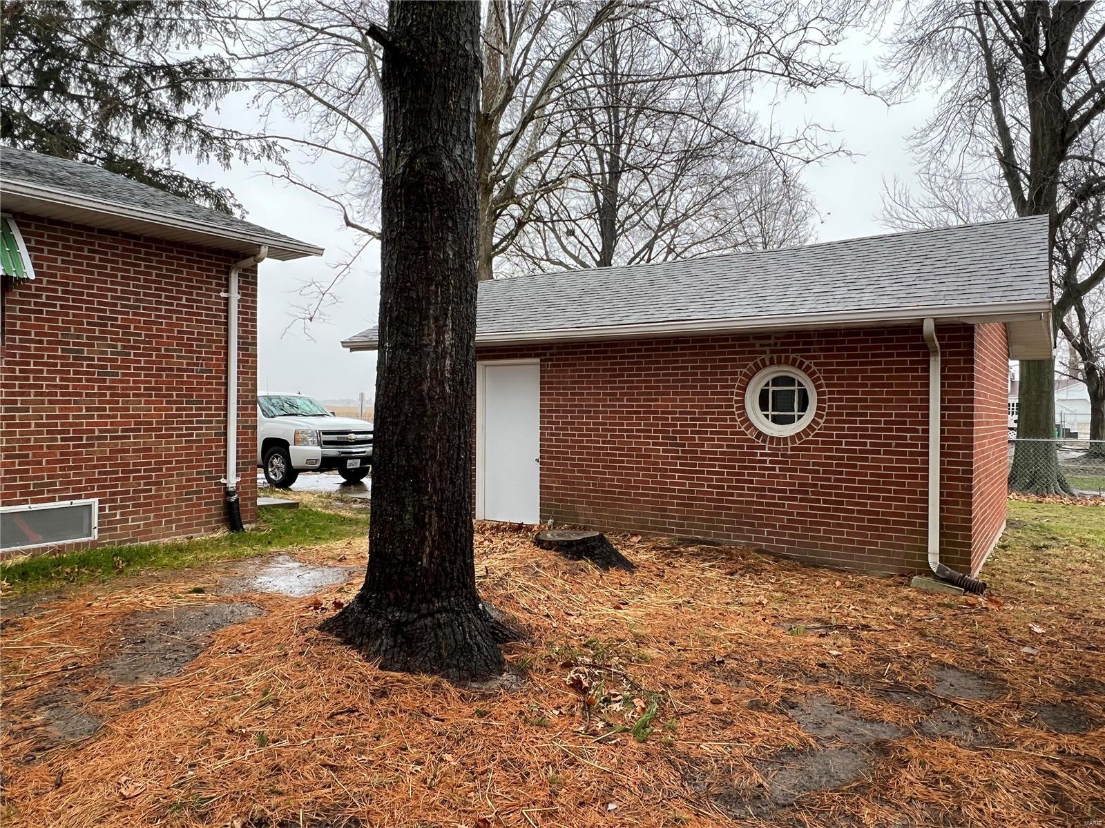 804 East Main Street Mount Olive, IL 62069 - Photo 29 of 33