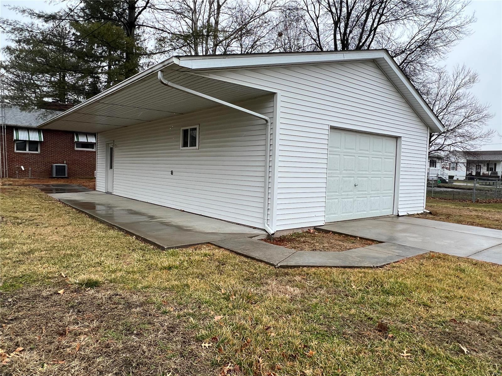 804 East Main Street Mount Olive, IL 62069 - Photo 30 of 33