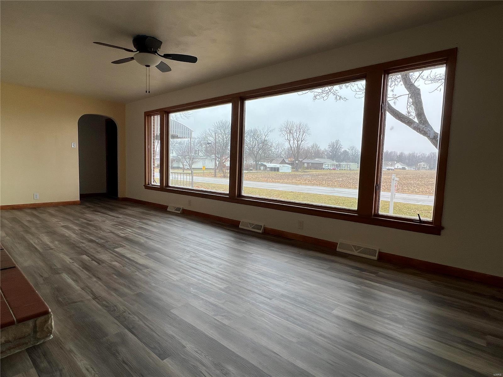 804 East Main Street Mount Olive, IL 62069 - Photo 4 of 33
