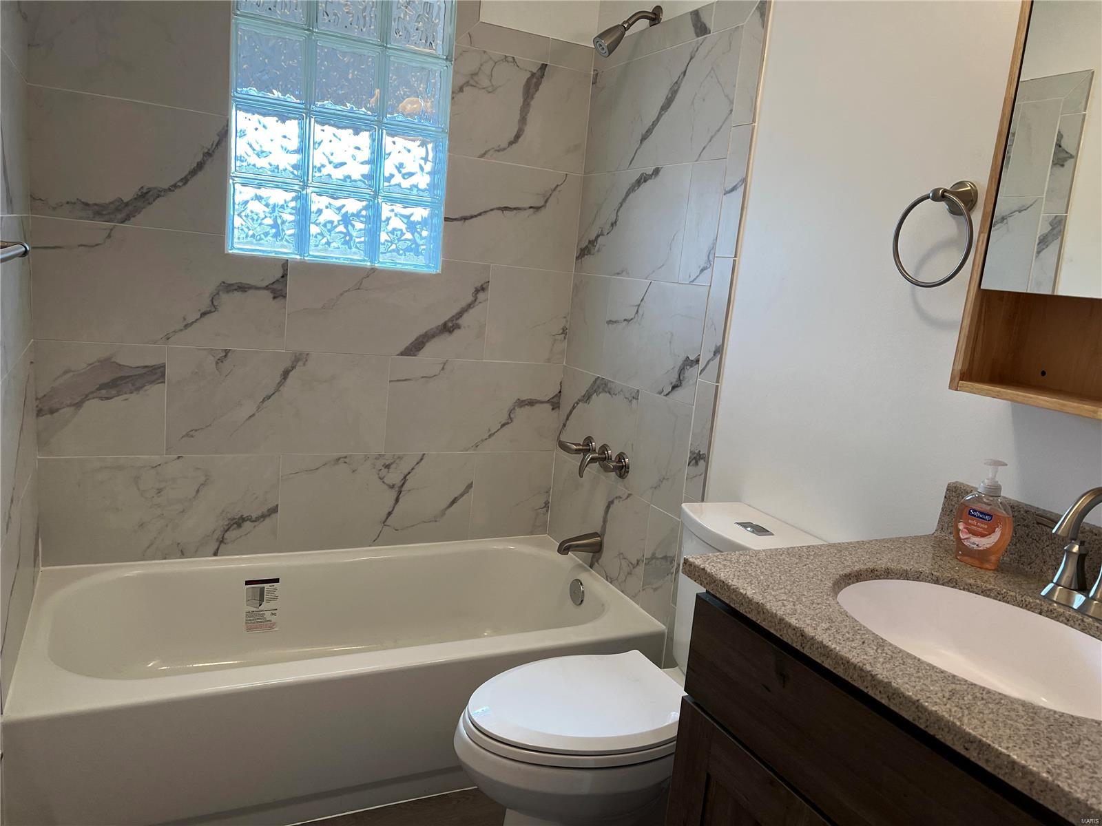804 East Main Street Mount Olive, IL 62069 - Photo 6 of 33