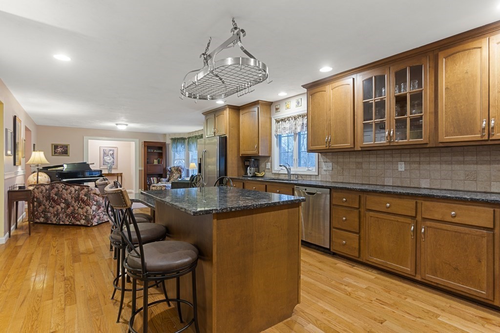 63 Spring Grove Road Andover, MA 01810 - Photo 11 of 36