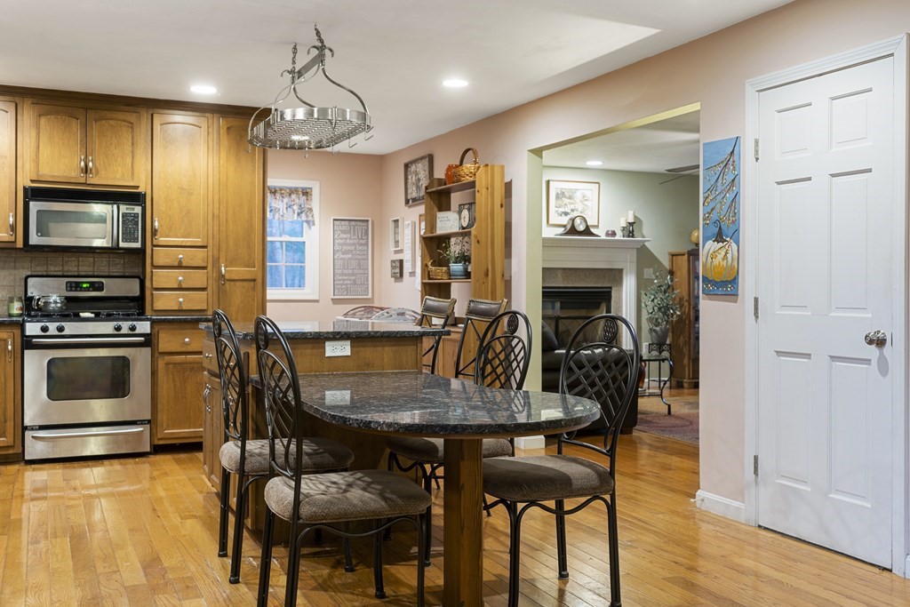 63 Spring Grove Road Andover, MA 01810 - Photo 12 of 36