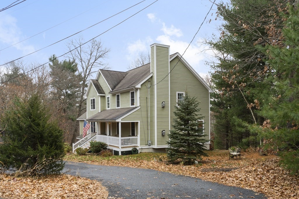 63 Spring Grove Road Andover, MA 01810 - Photo 3 of 36