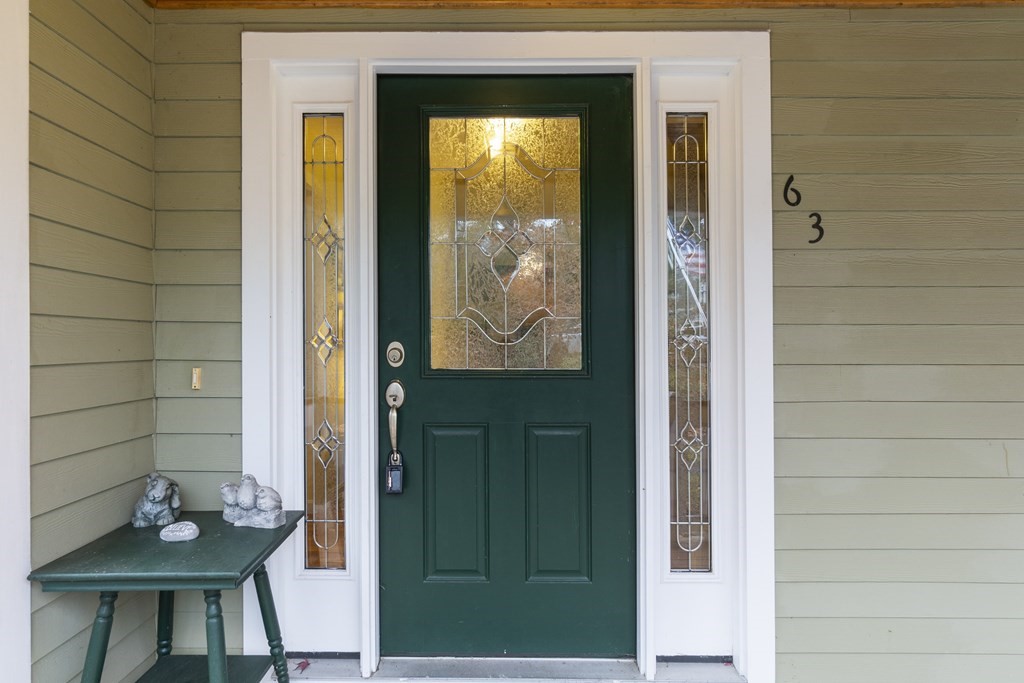 63 Spring Grove Road Andover, MA 01810 - Photo 4 of 36