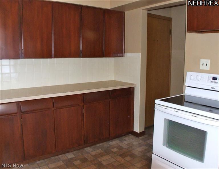 4856 South Sedgewick Road Cleveland, OH 44124 - Photo 12 of 20 Gallery Image 12