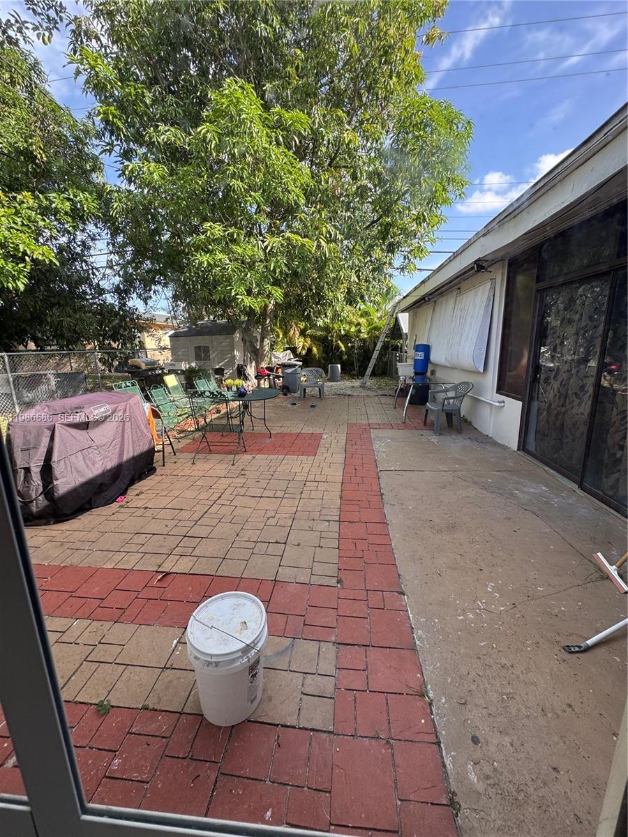 52 East 50th Place Hialeah, FL 33013 - Photo 19 of 23