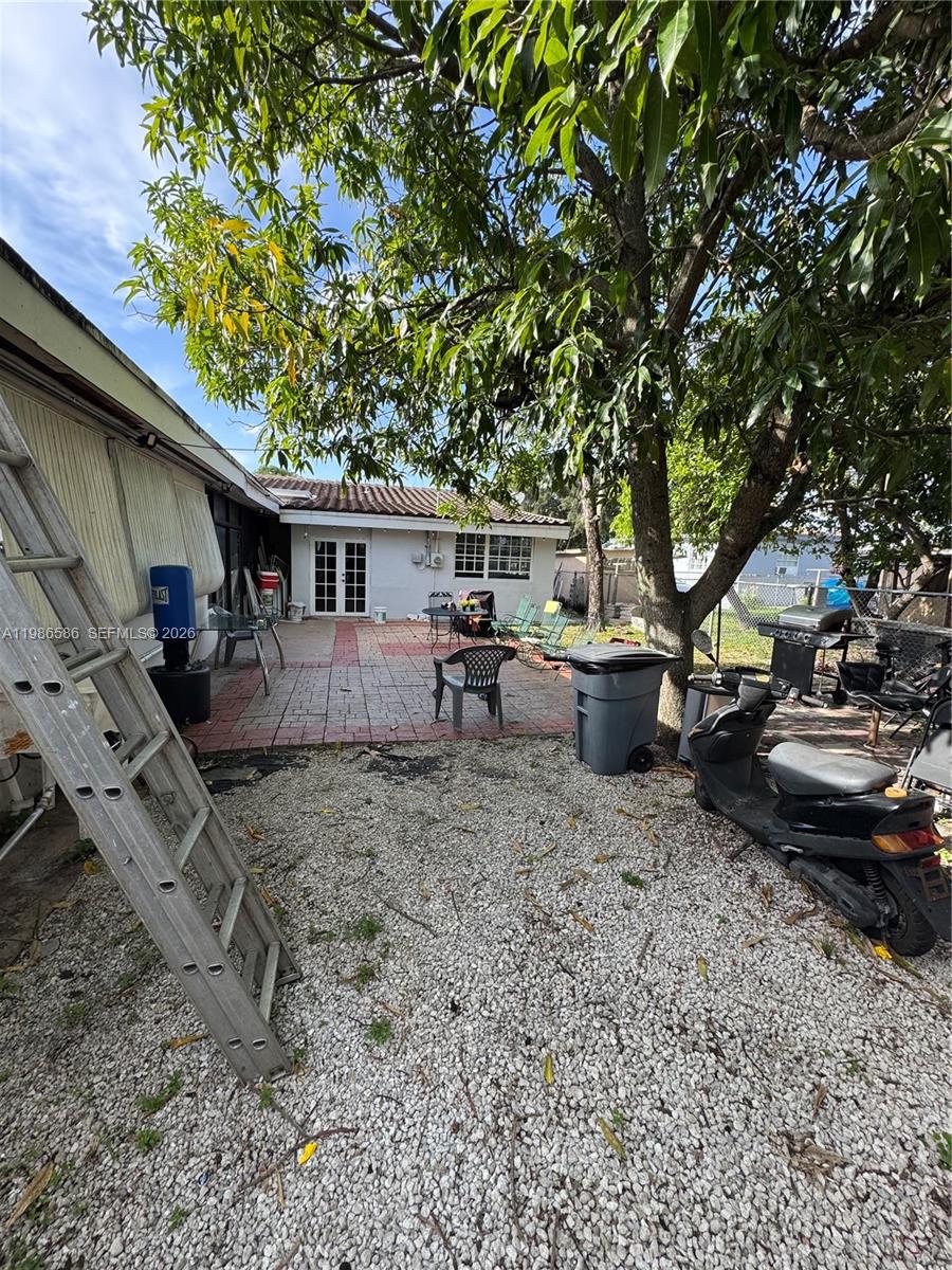 52 East 50th Place Hialeah, FL 33013 - Photo 20 of 23