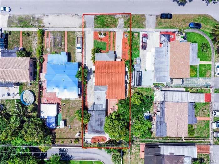 52 East 50th Place Hialeah, FL 33013 - Photo 2 of 23