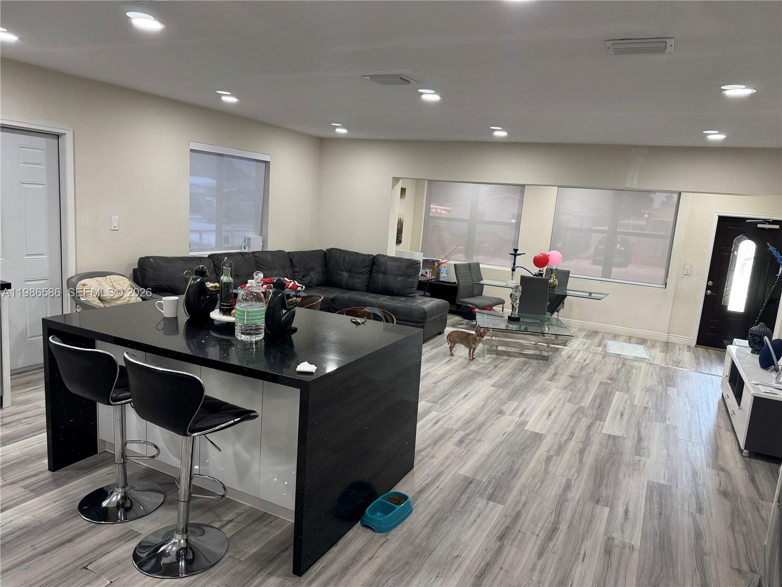 52 East 50th Place Hialeah, FL 33013 - Photo 4 of 23