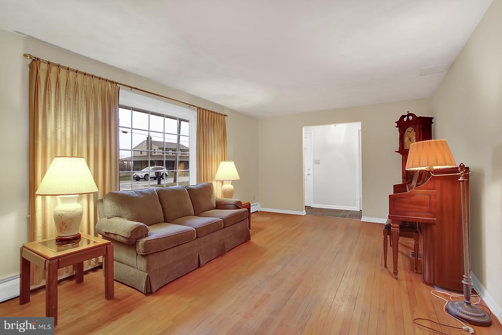 2330 Manor Road York, PA 17408 - Photo 3 of 25 Gallery Image 3
