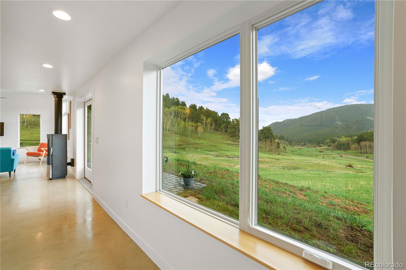 6776 Wood Rock Road Golden, CO 80403 - Photo 7 of 40 Gallery Image 7
