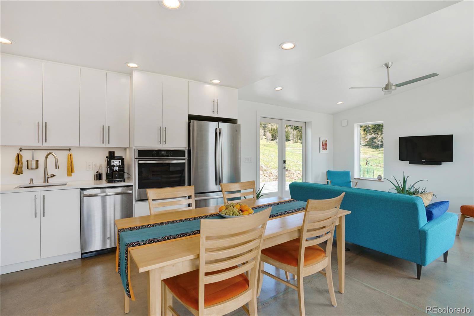 6776 Wood Rock Road Golden, CO 80403 - Photo 8 of 40 Gallery Image 8