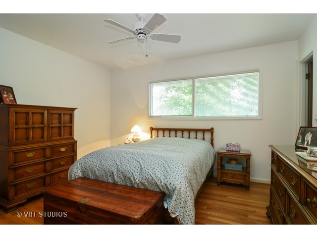 10 Hickory Road Hawthorn Woods, IL 60047 - Photo 14 of 25 Gallery Image 14