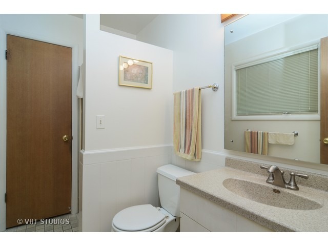10 Hickory Road Hawthorn Woods, IL 60047 - Photo 15 of 25 Gallery Image 15