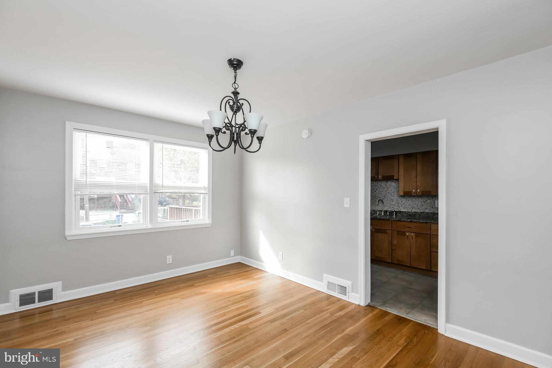 1541 Gleneagle Road Baltimore, MD 21239 - Photo 6 of 15